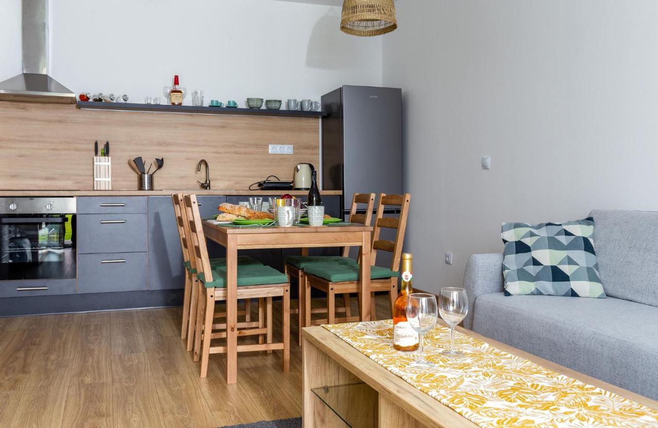 City And Thermal Apartman Γκιόρ Εξωτερικό φωτογραφία